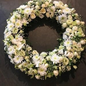 Beyaz Çelenk Tabut Üstü Cenaze